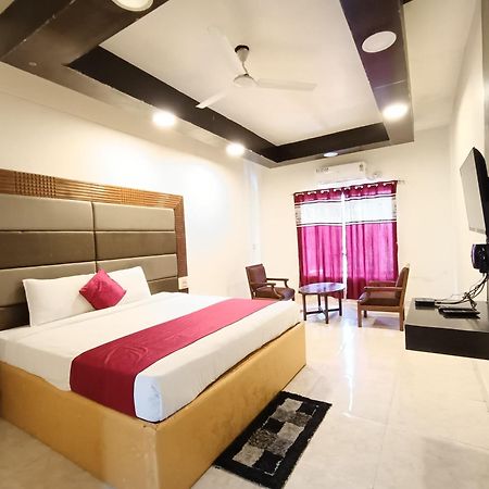 Hotel New Rajdarshan Madikeri Kültér fotó