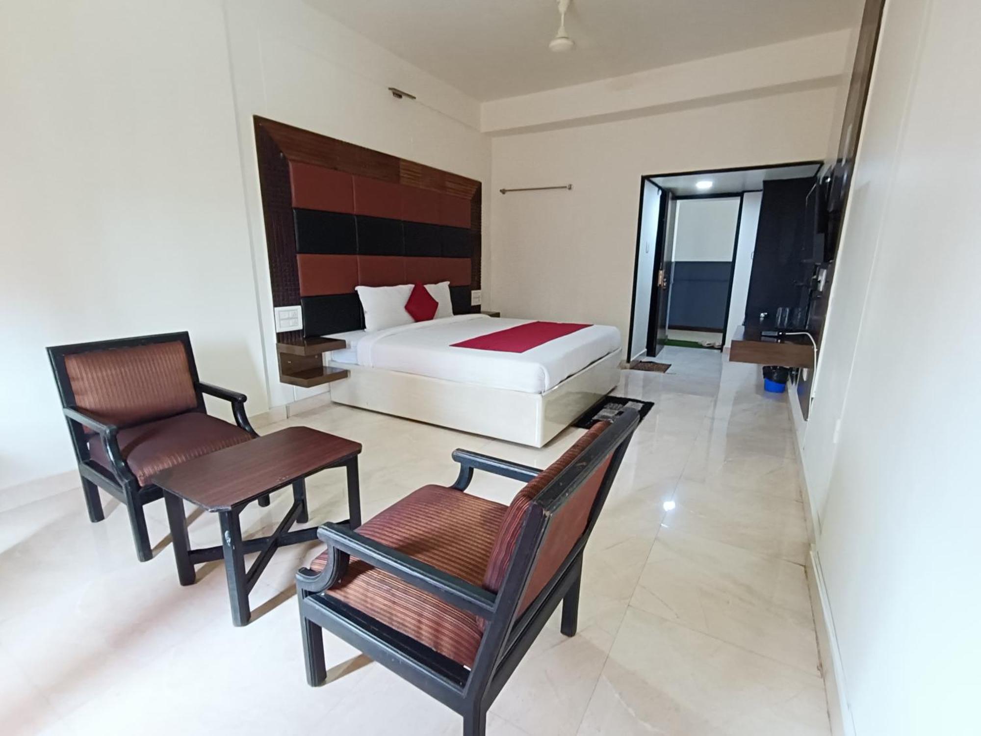 Hotel New Rajdarshan Madikeri Kültér fotó