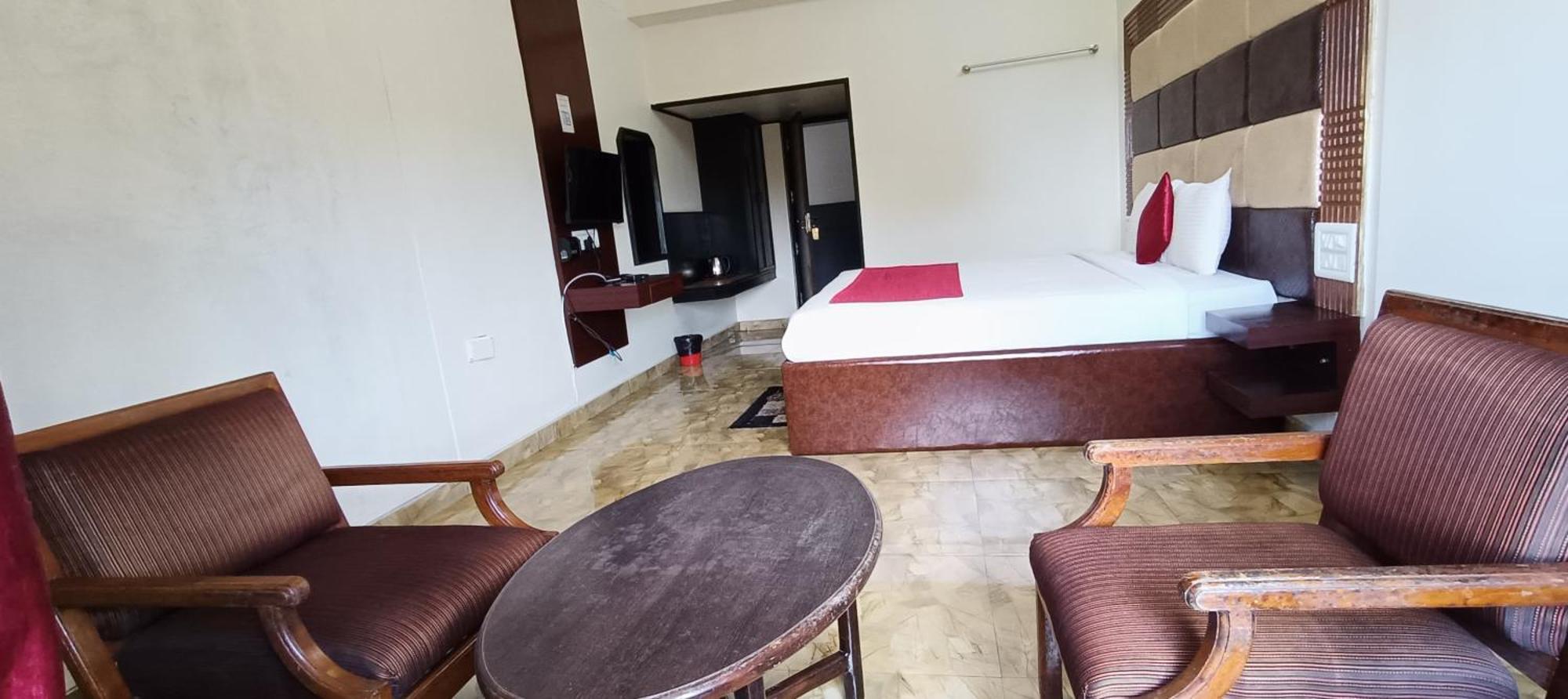 Hotel New Rajdarshan Madikeri Kültér fotó