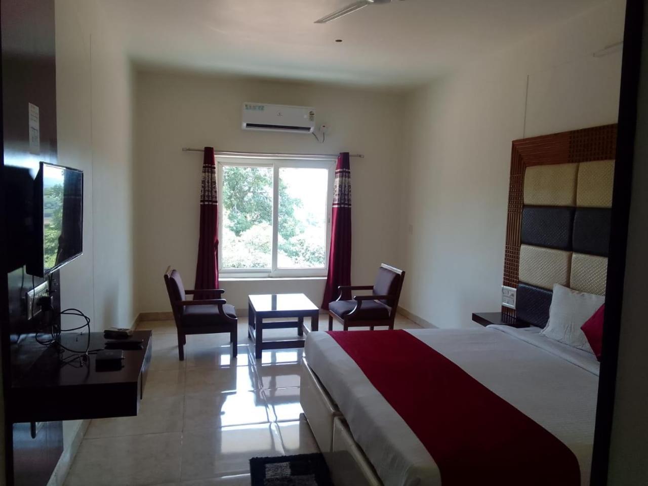 Hotel New Rajdarshan Madikeri Kültér fotó