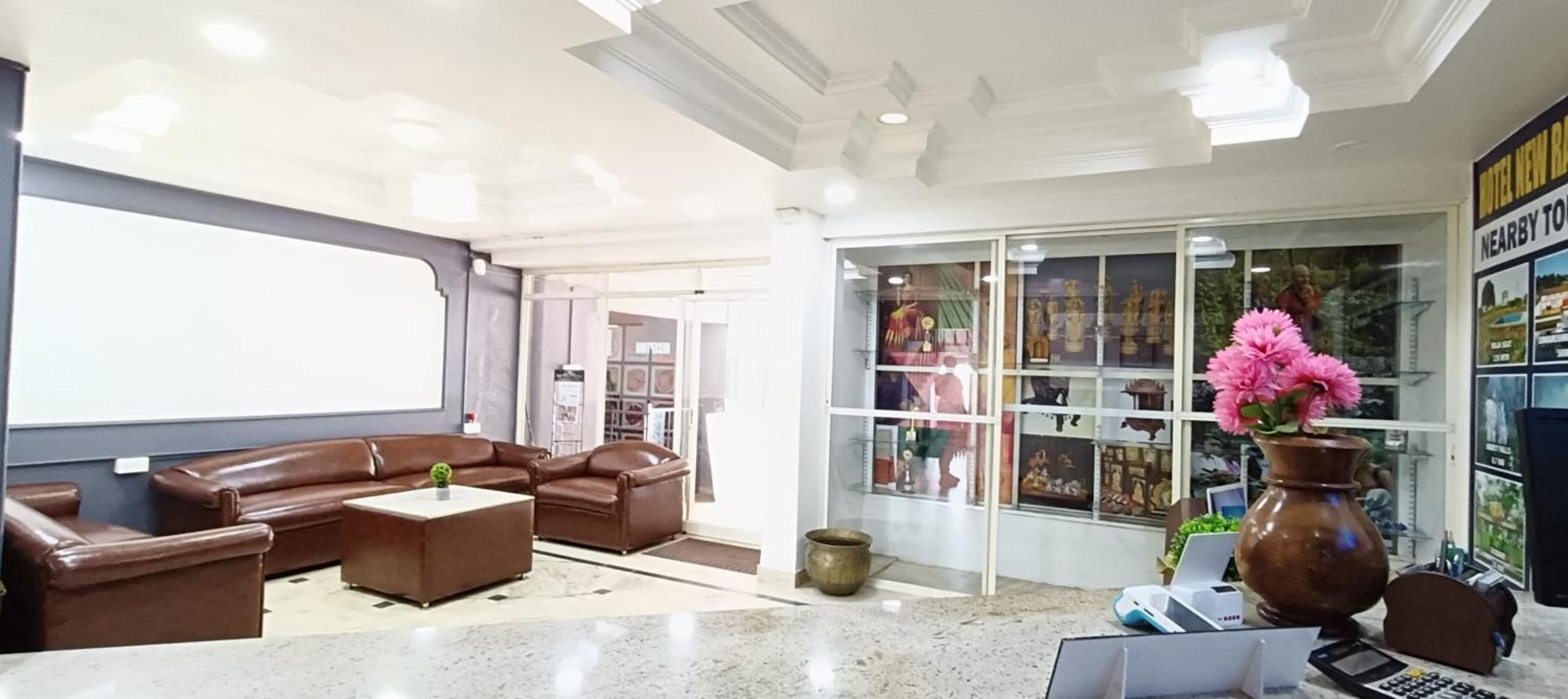Hotel New Rajdarshan Madikeri Kültér fotó