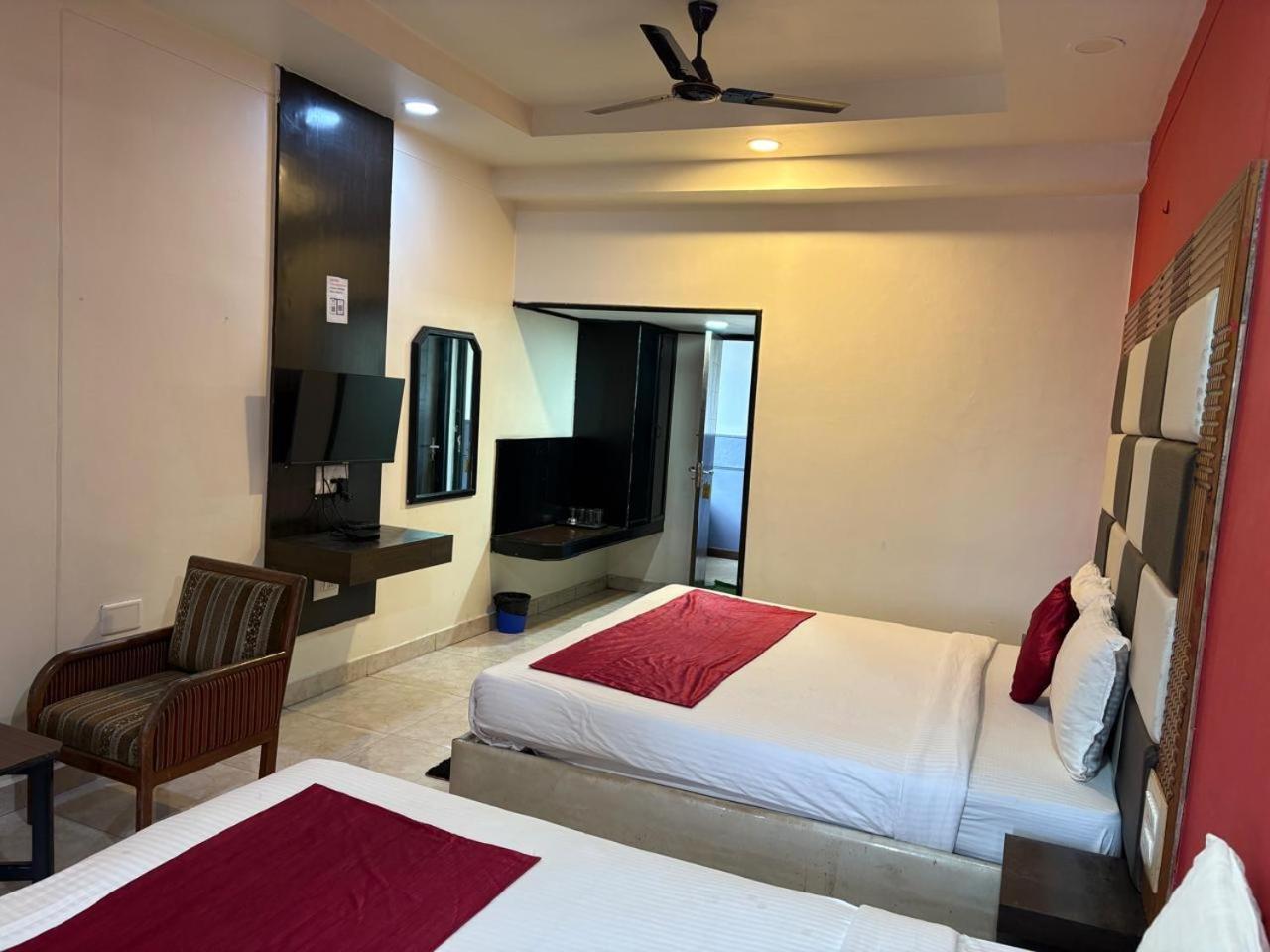 Hotel New Rajdarshan Madikeri Kültér fotó