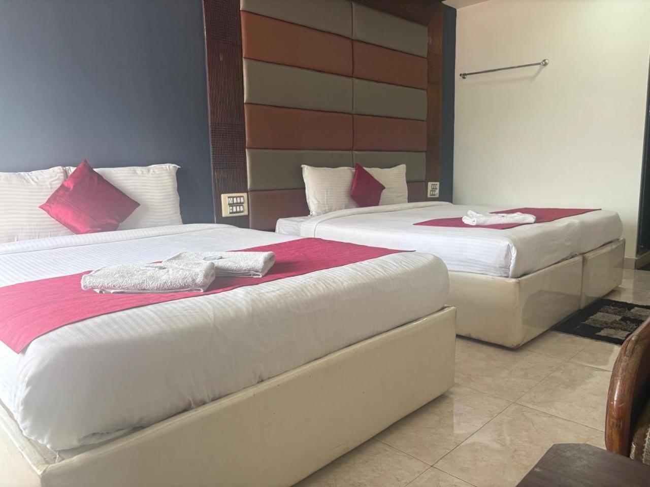 Hotel New Rajdarshan Madikeri Kültér fotó