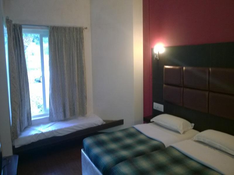 Hotel New Rajdarshan Madikeri Kültér fotó