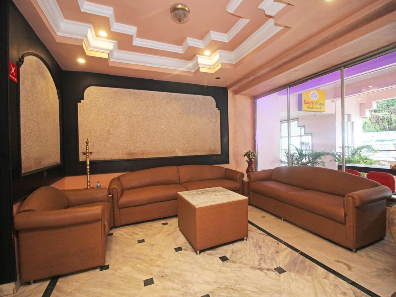 Hotel New Rajdarshan Madikeri Kültér fotó