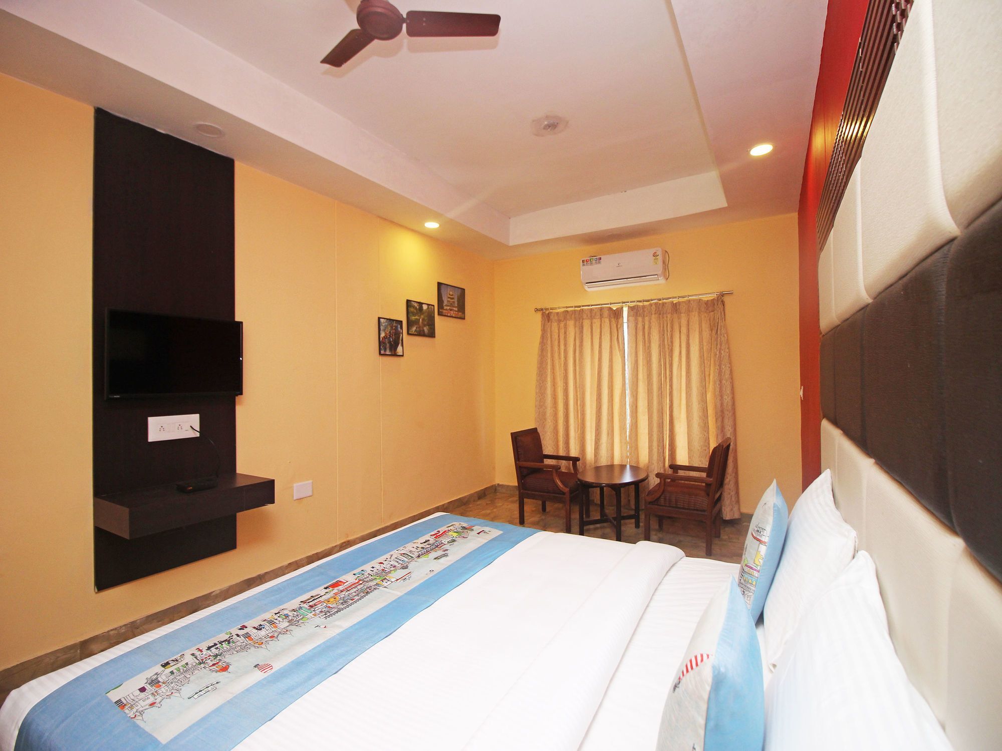 Hotel New Rajdarshan Madikeri Kültér fotó