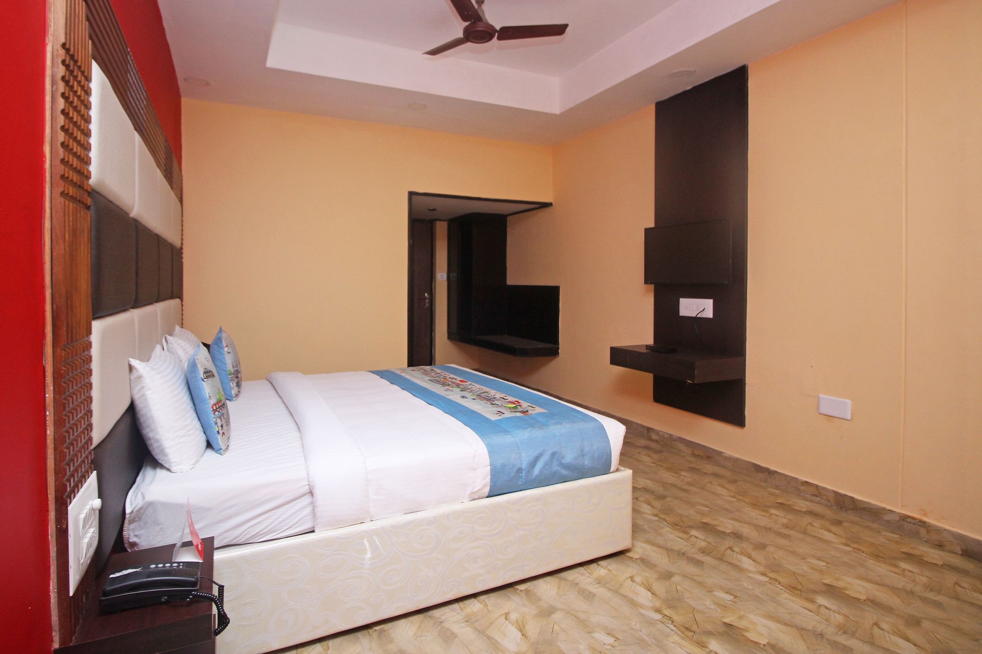 Hotel New Rajdarshan Madikeri Kültér fotó
